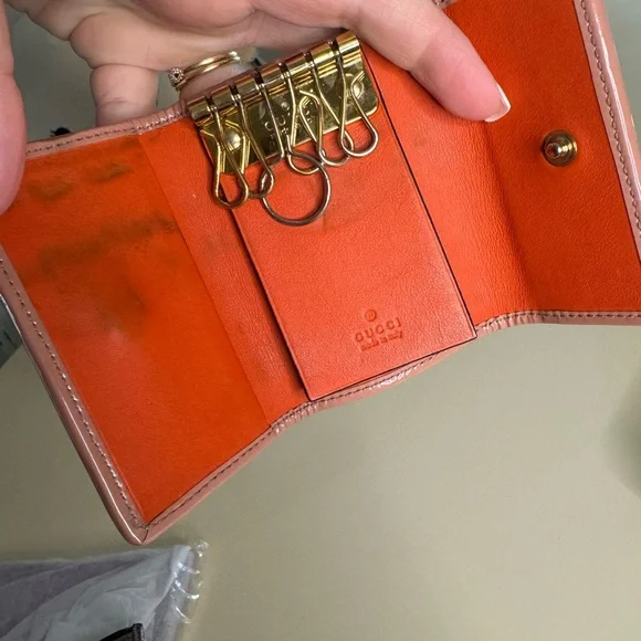 Gucci Key Holder with Pink bow and Orange Interior - Picture 8 of 10